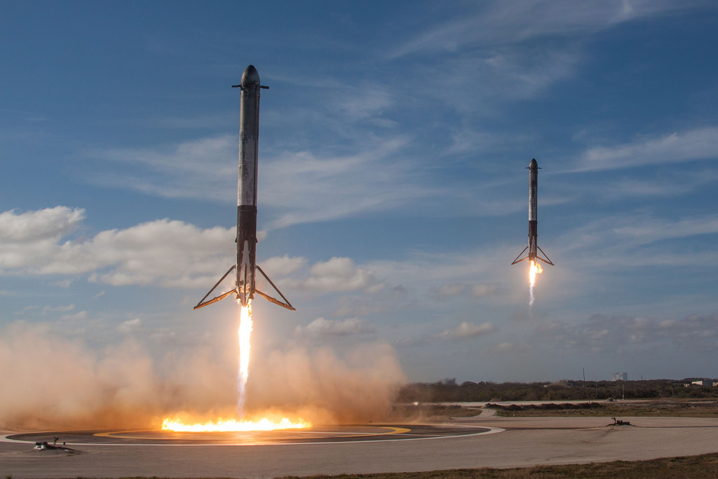 falcon-9-side-boosters-landing